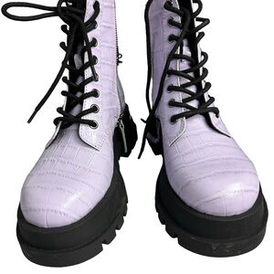 NWOT Aldo lilac platform boots brand new size US6